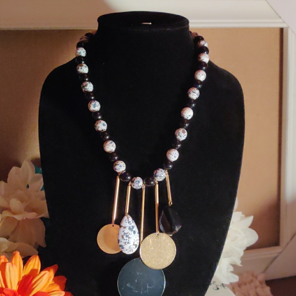 Jewelry - Picture 2 of 3